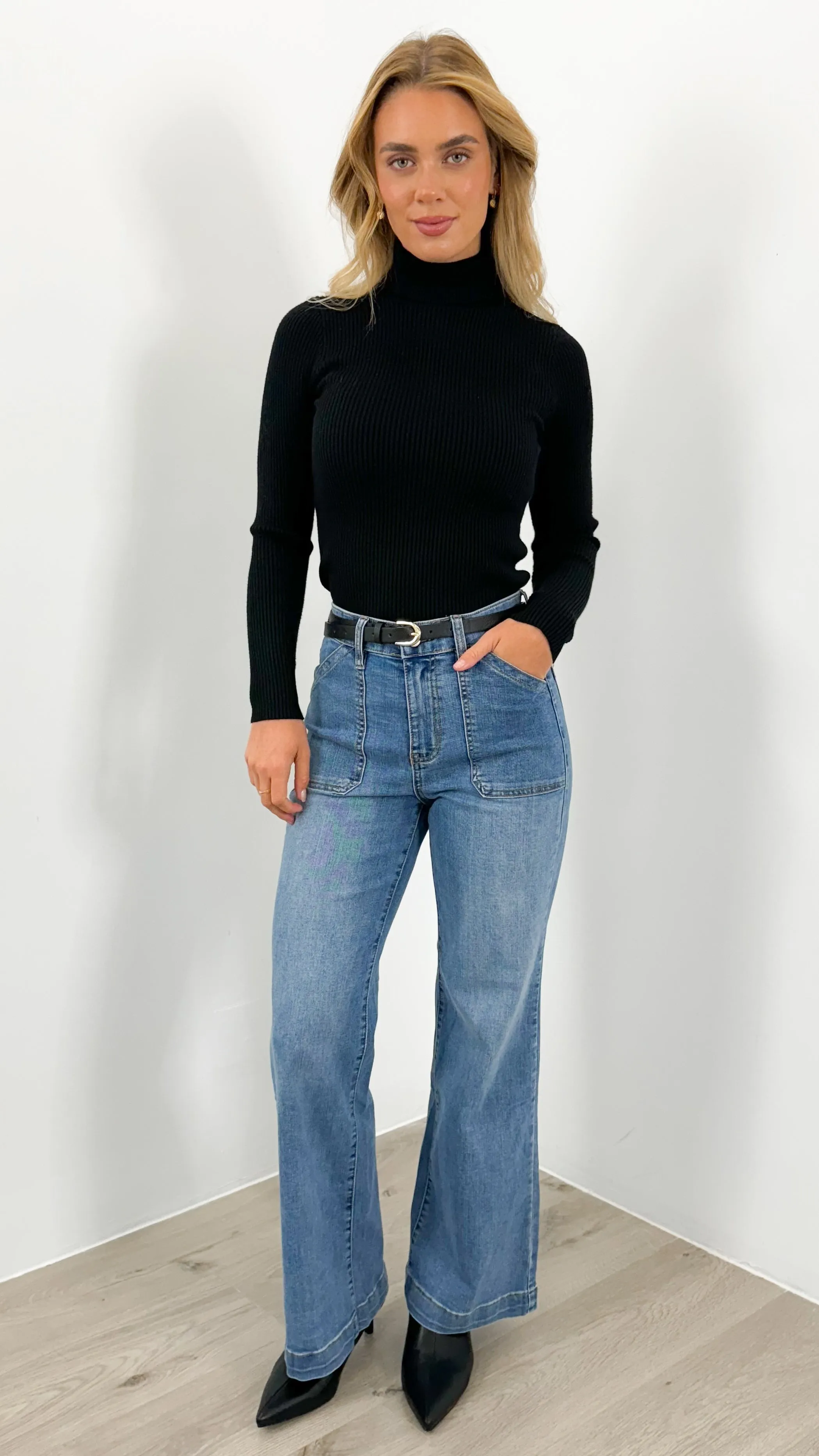 ALLY TURTLE NECK KNIT TOP - BLACK